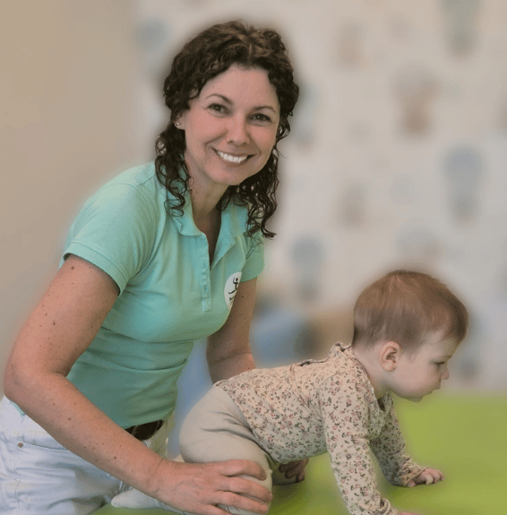 Fizjoterapeuta pracuje z niemowlęciem w Be Active